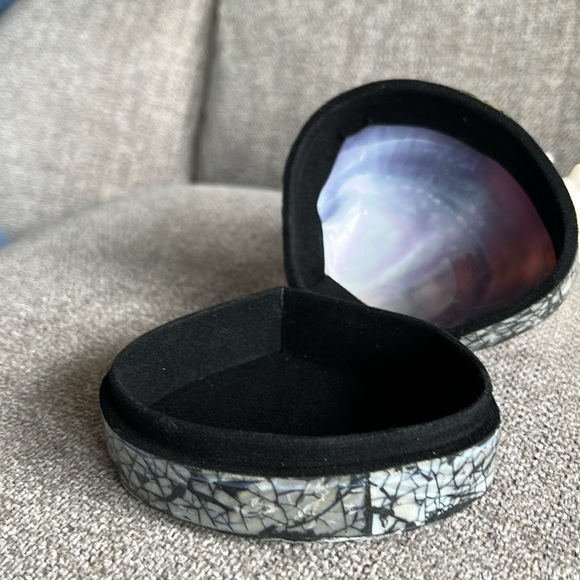 ๐ Beautiful Handmade Polished Purple Clam Shell Jewelry/Trinket Box - Picture 7 of 11